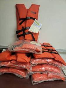 lot 30 image: 8 Tiara Yachts Life Vests