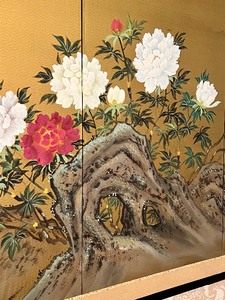 lot 15 image: Beautiful Silk Asian Floral Painting