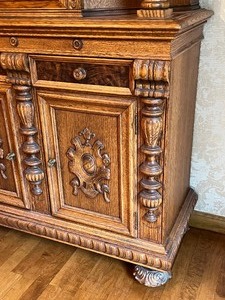 lot 4 image: Antique Jacobean Style Gorgeous Antique Cabinet