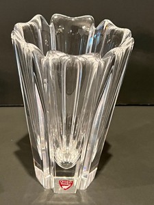 lot 141 image: Beautiful Orrefors Vase