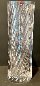 lot 138 image: Gorgeous Spiral Pattern Orrefors Vase
