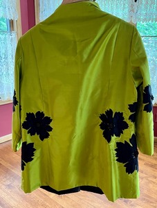 lot 101 image: Marisa Baratelli Lovely Neon Green Blazer