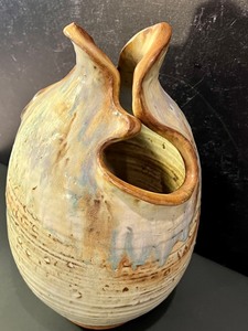 lot 40 image: Beautiful Artisan Created Pottery Piece by Ekels