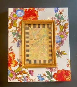 lot 74 image: Mackenzie Childs Flower Market Picture Frame