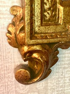 lot 13 image: Elegant Gilded Wall Mirror