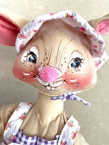 lot 206 image: Annalee Dolls Bunny Rabbit