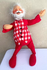 lot 202 image: Two Annalee Mobilitee Dolls - Annalee Mr. and Mrs. Claus Dolls