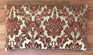 lot 212 image: 5 Vintage Rectangle Pillows
