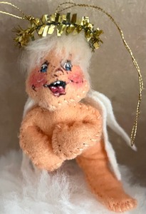 lot 242 image: 9 Adorable Annalee Posable Dolls