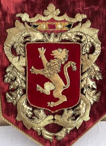 lot 241 image: Vintage Handmade Coat of Arms Decor