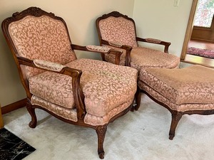 lot 191 image: Pair of Oversized Hendredon Chairs and Matching Ottoman