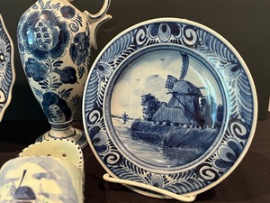 lot 185 image: Delft Collectibles