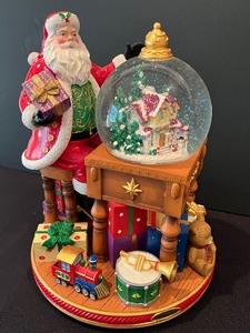 lot 192 image: Christopher Radko Workshop Wonders Snow Globe