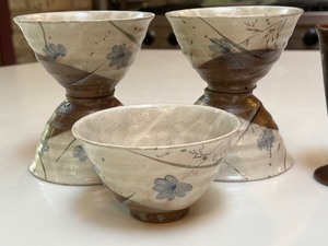 lot 194 image: Lovely Artisan Created Pottery Items