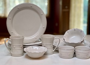 lot 196 image: Juliska Berry and Thread Ceramic Dishes