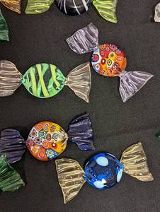 lot 318 image: Large Variety of Art Glass Candies
