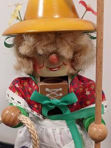 lot 328 image: Steinbach Garden Nutcracker