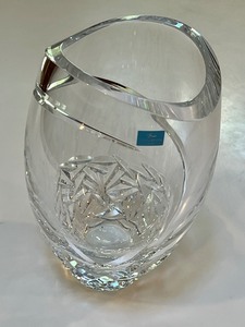 lot 402 image: Gorgeous Hoya Crystal Vase