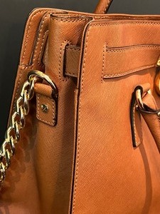 lot 284 image: Michael Kors Handbag