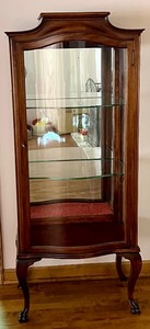 lot 278 image: Absolutely Charming Vintage Display Cabinet