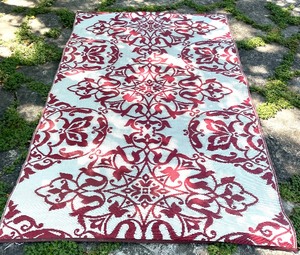 lot 422 image: Madmats Reversible Outdoor Rugs made of 100% Recycled Plastic