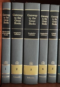 lot 442 image: Brittanica Gateway to the Great Books Volumes 1-10
