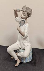 lot 342 image: Lladro Girl Brushing Hair Porcelain Figurine
