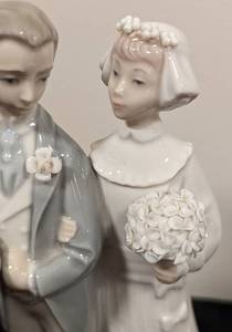 lot 348 image: Lladro Wedding Bride and Groom Porcelain Figurine