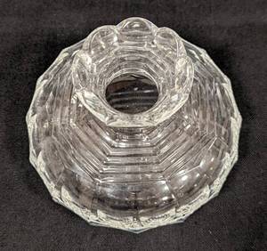 lot 361 image: William Yeoward Petite Crystal Vase