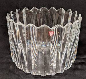 lot 363 image: Pair of Orrefors Fleur Crystal Bowls
