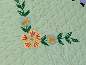 lot 383 image: Adorable Vintage Childrens Blanket