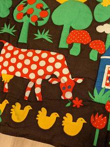 lot 384 image: Vintage Handmade Childrens Blanket