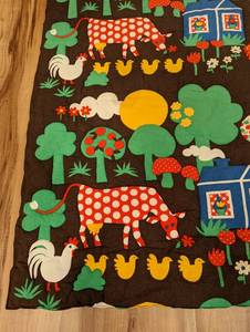 lot 385 image: Vintage Handmade Childrens Blanket
