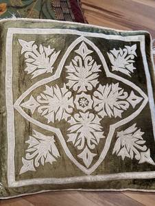 lot 396A image: Decorative Pillows