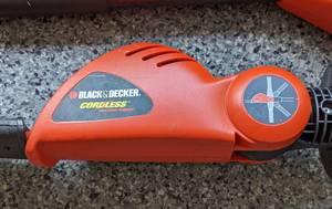 lot 489 image: Black and Decker Cordless Pole Hedge Trimmer