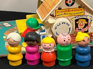 lot 466 image: Vintage Fisher Price Music Box Ferris wheel and Variety of Figurines and Accessories