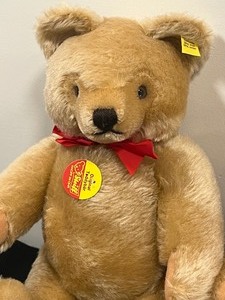 lot 392 image: Two Steiff Original Teddy Bears