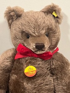 lot 391 image: Steiff Original Teddy Bear