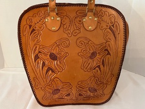 lot 507 image: Leather Crafted Bag