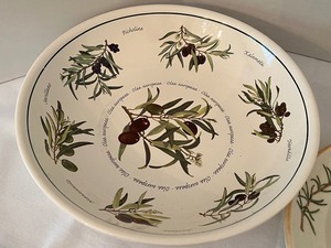 lot 503 image: Williams and Sonoma Pasta Bowls