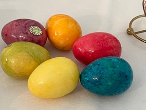 lot 496 image: Arthur Court Decorative Glass Egg, Alabaster Eggs and Two Painted Eggs