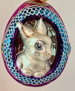 lot 497 image: Christoper Radko Eggspecting Anybunny Ornament