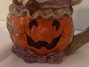lot 508 image: Fritz and Floyd Halloween Hoedown Scarecrow Mug