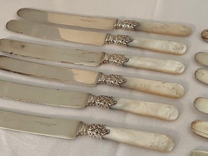 lot 498 image: Set of 12 Sterling and Mother of Pearl Desert Knives