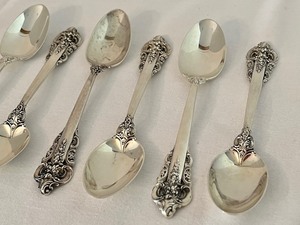 lot 11B image: 8 Wallace Grand Baroque Sterling Teaspoons