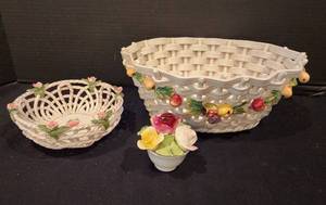 lot 520 image: Charming Woven China Baskets & More