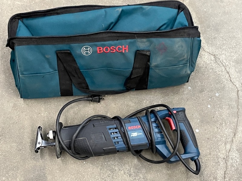 Bosch RS428 Reciprocating Saw With Bosch Toolbag Like New Parts