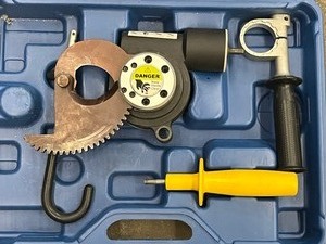 lot 48 image: DDQ High Performance DDQ33A Drill-Operated Cable Cutter With Case