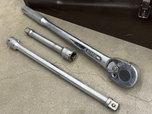 lot 54 image: Easco 34-Drive Socket Wrench Set With Easco Steel Toolbox