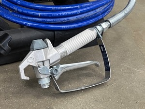 lot 6 image: Graco Magnum X5 Paint Sprayer